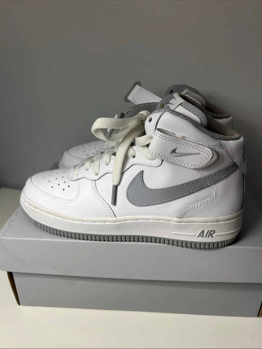Nike Air Force 1 Mid-Top Sneakers in White & Light Gray size 5Y